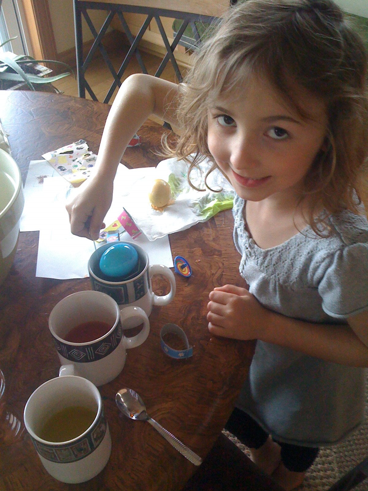 Last minute egg coloring